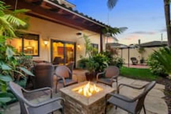 Tuscan Sands by Coastline Vacation Rentals - Image 1