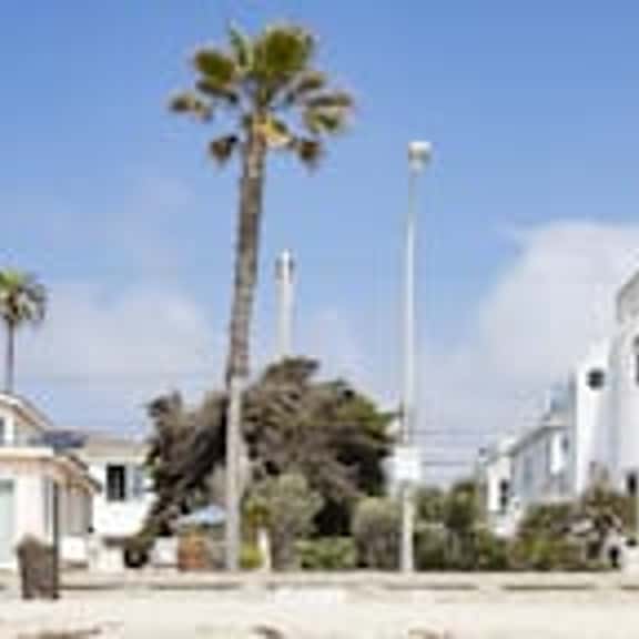 Blue Tide by Coastline Vacation Rentals - Image 1